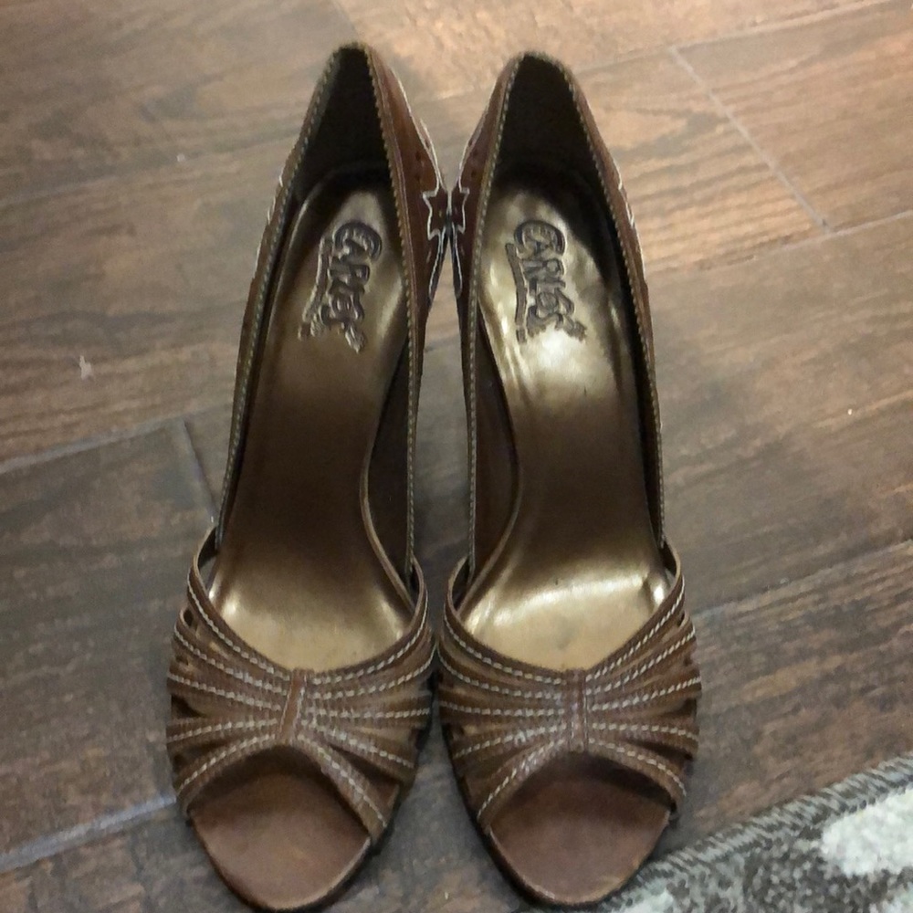 Carlos brown with white stitch heels